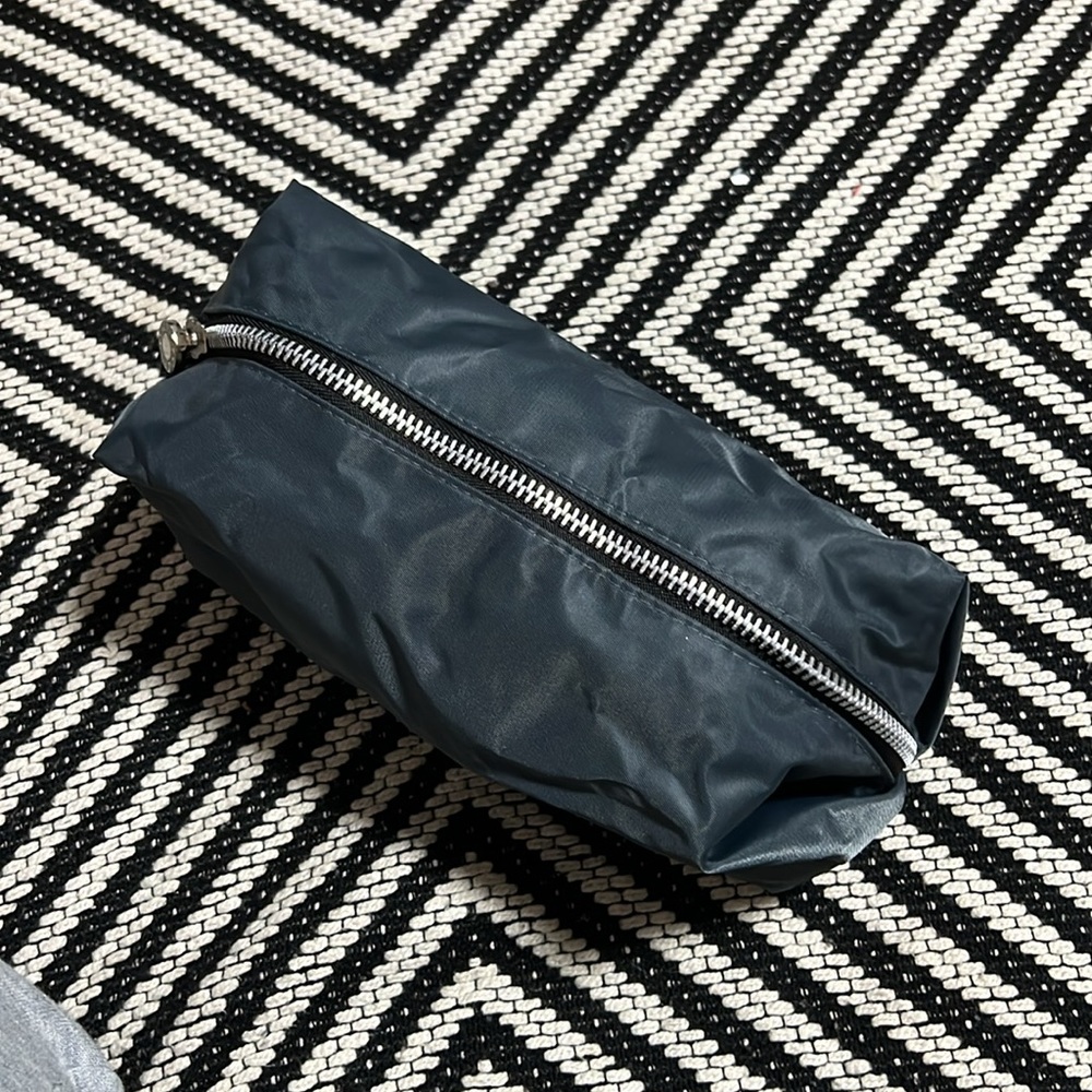 Bvlgari perfumes cosmetics bag no tag never use